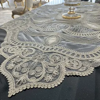 رومیزی مربع دانتل
