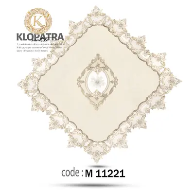 رومیزی مربع طرح گل برجسته - رنگ کرم روشن