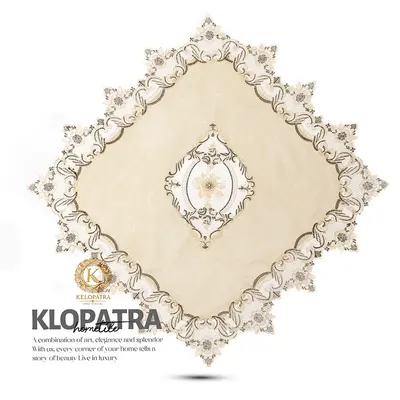 رومیزی مربع طرح 'گل برجسته